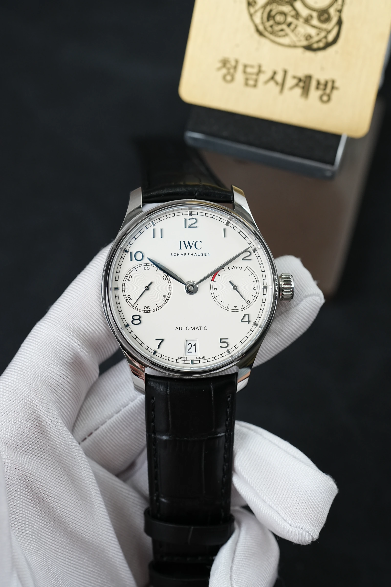 IWC 포르투기저 7DAYS 화이트 블랙가죽 상세 이미지 14