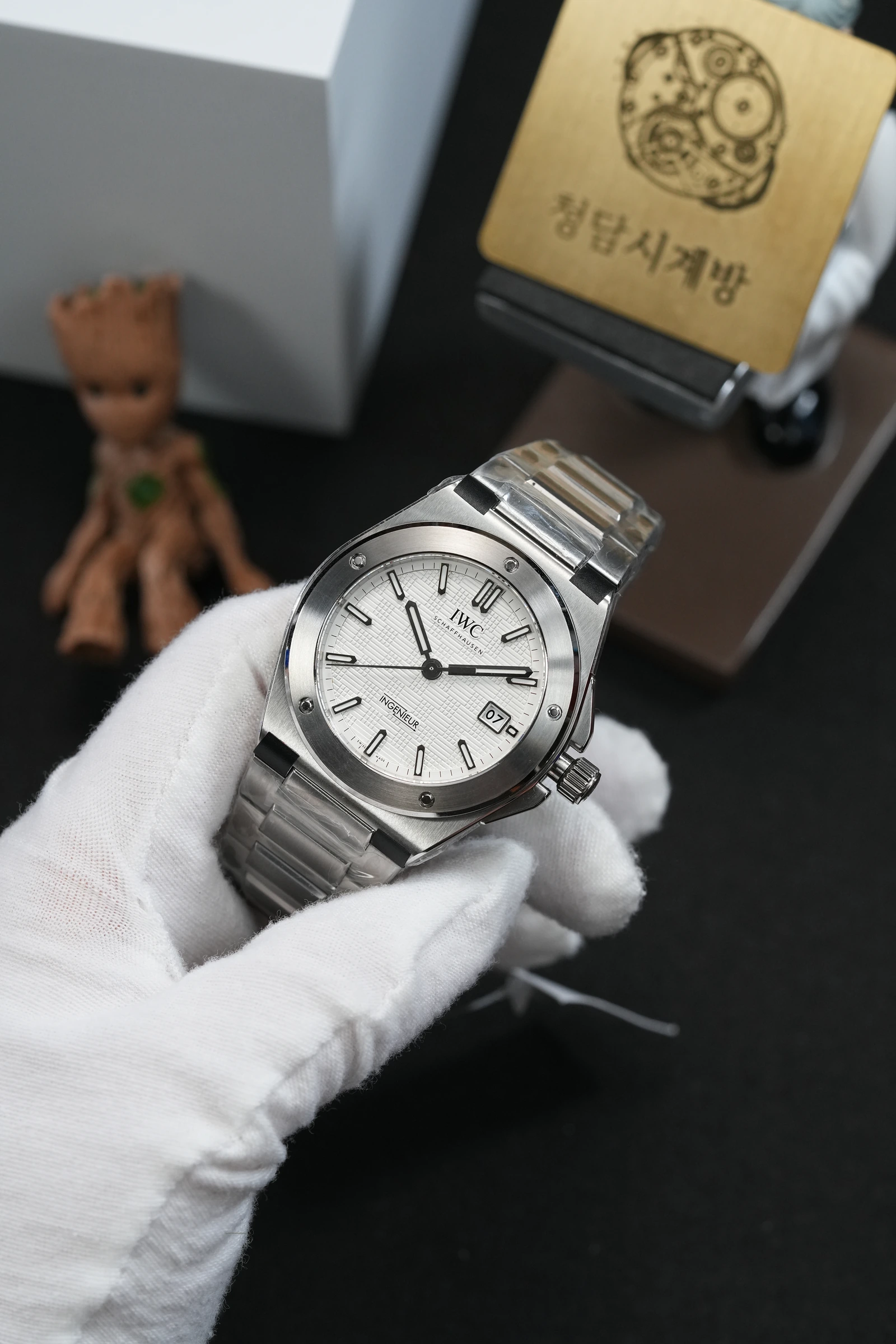 IWC 인제니어 화이트 상세 이미지 4