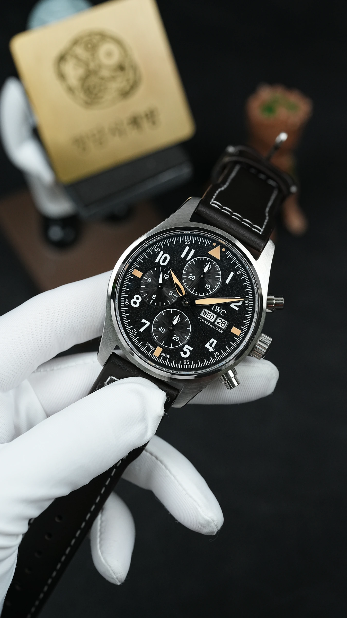 IWC 파일럿 워치 크로노그래프 블랙 블랙가죽 상세 이미지 3