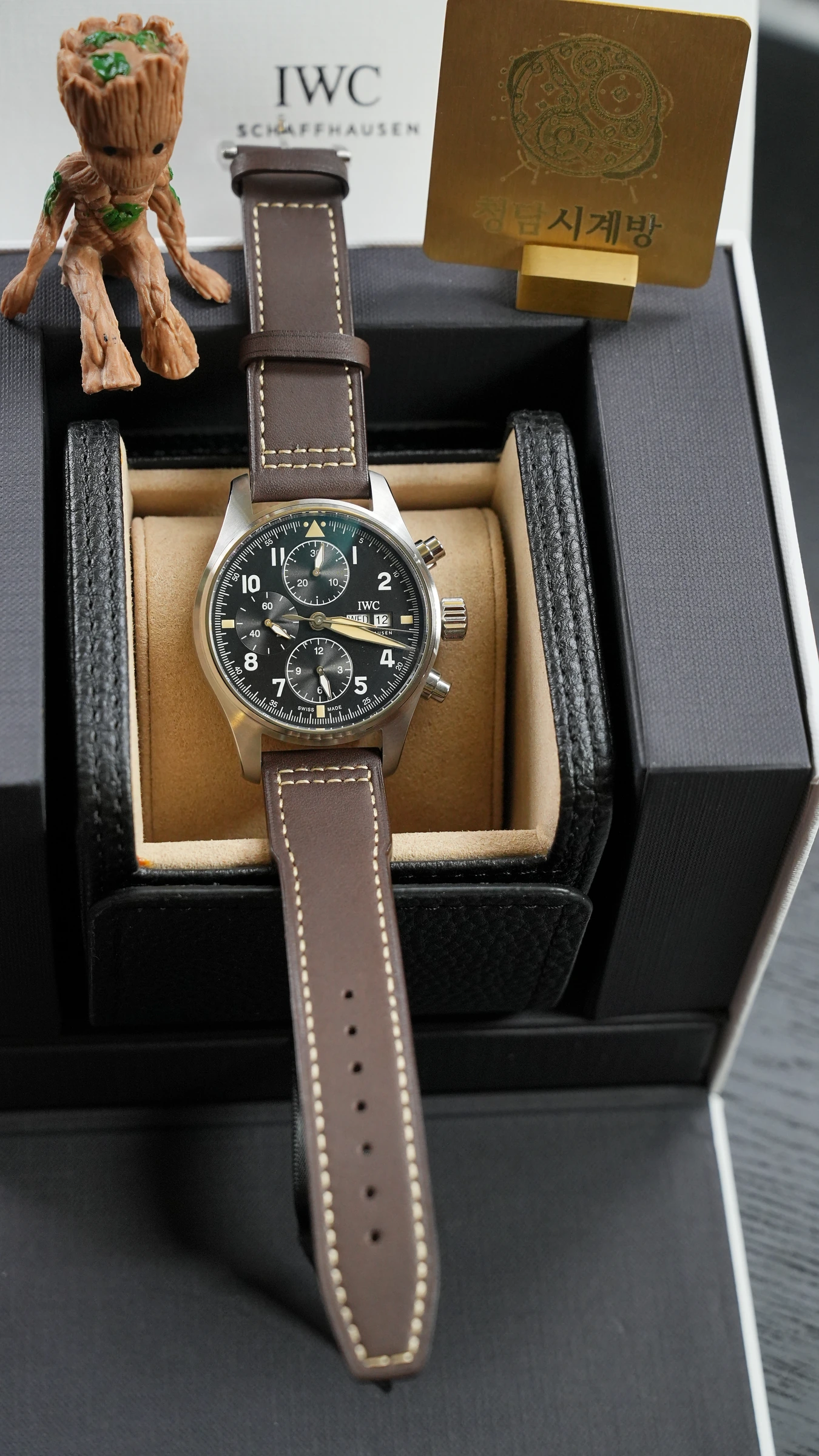 IWC 파일럿 워치 크로노그래프 블랙 브라운가죽 상품 이미지 1