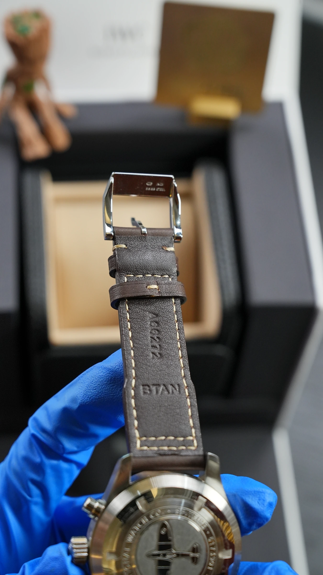 IWC 파일럿 워치 크로노그래프 블랙 브라운가죽 상세 이미지 4