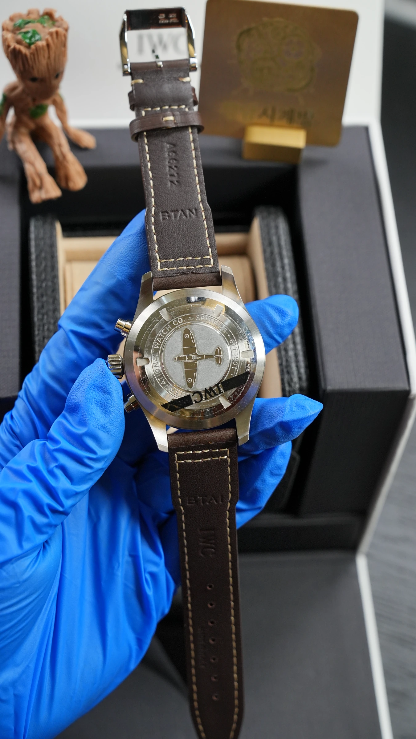 IWC 파일럿 워치 크로노그래프 블랙 브라운가죽 상세 이미지 8