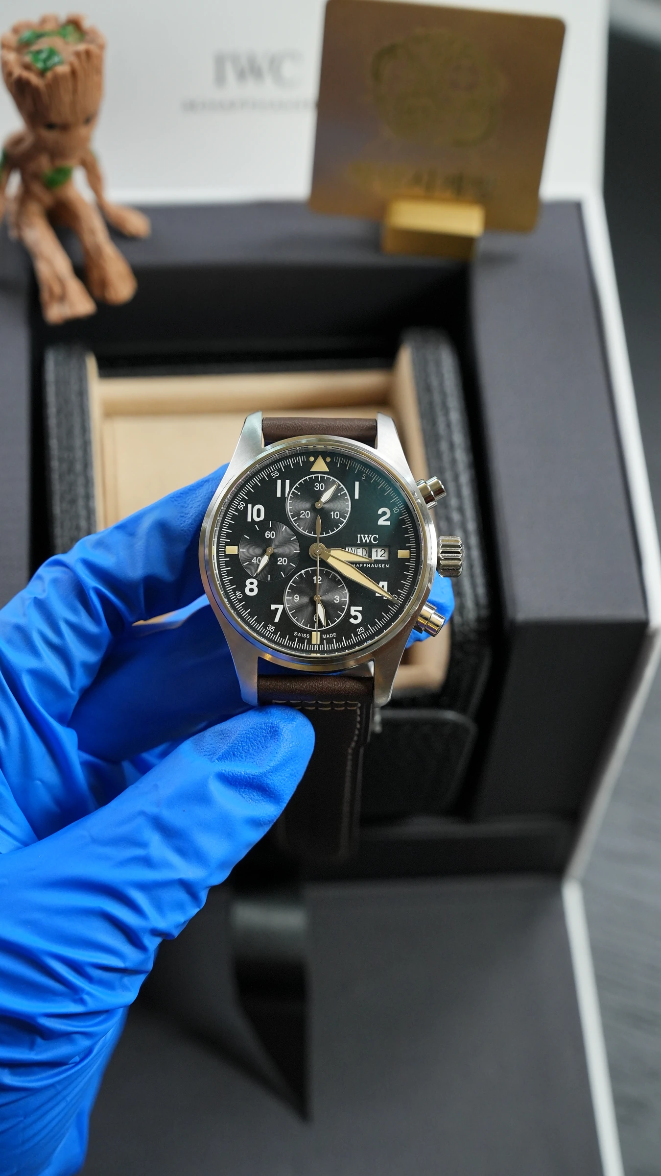 IWC 파일럿 워치 크로노그래프 블랙 브라운가죽 상세 이미지 11