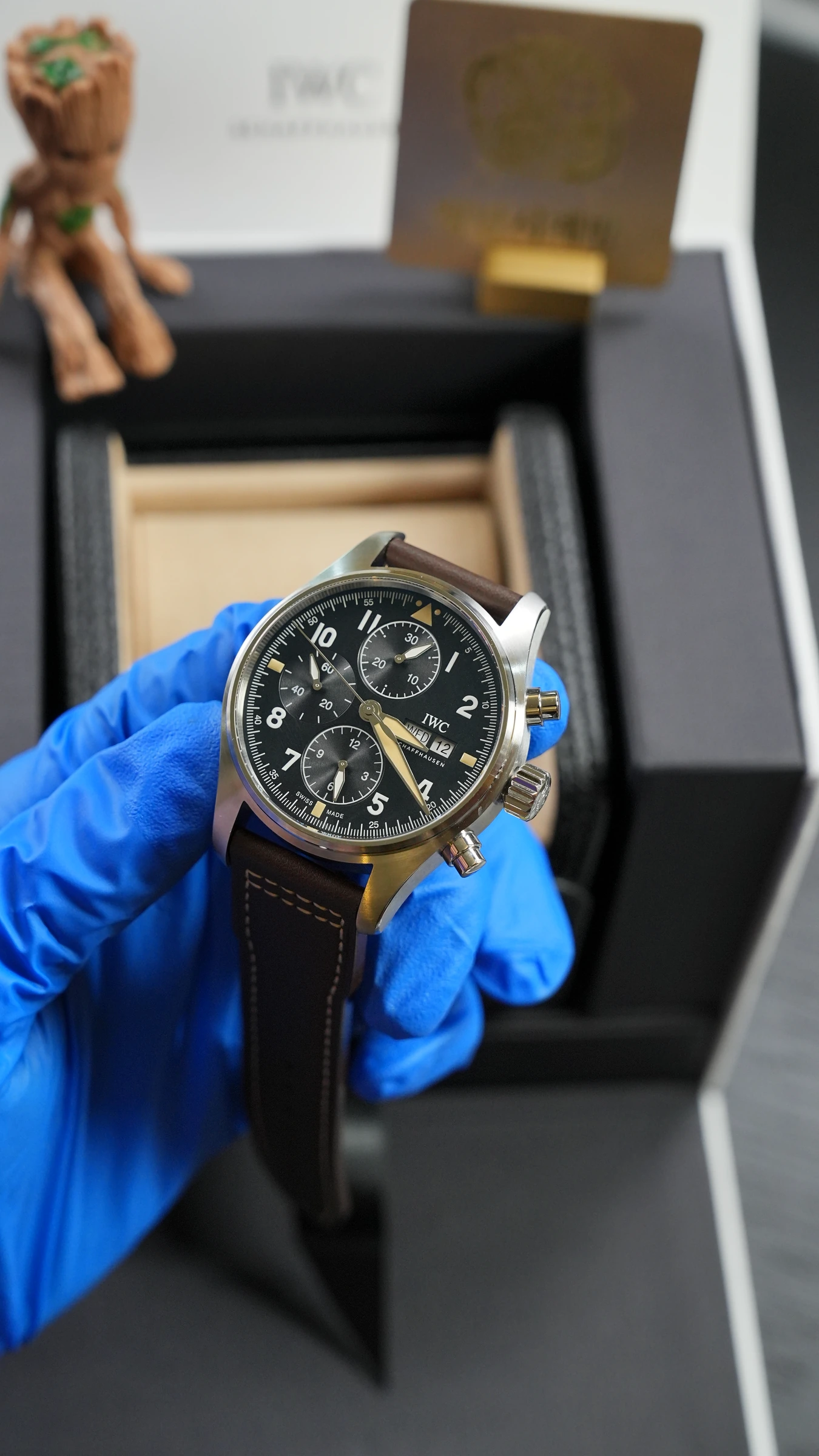 IWC 파일럿 워치 크로노그래프 블랙 브라운가죽 상세 이미지 22