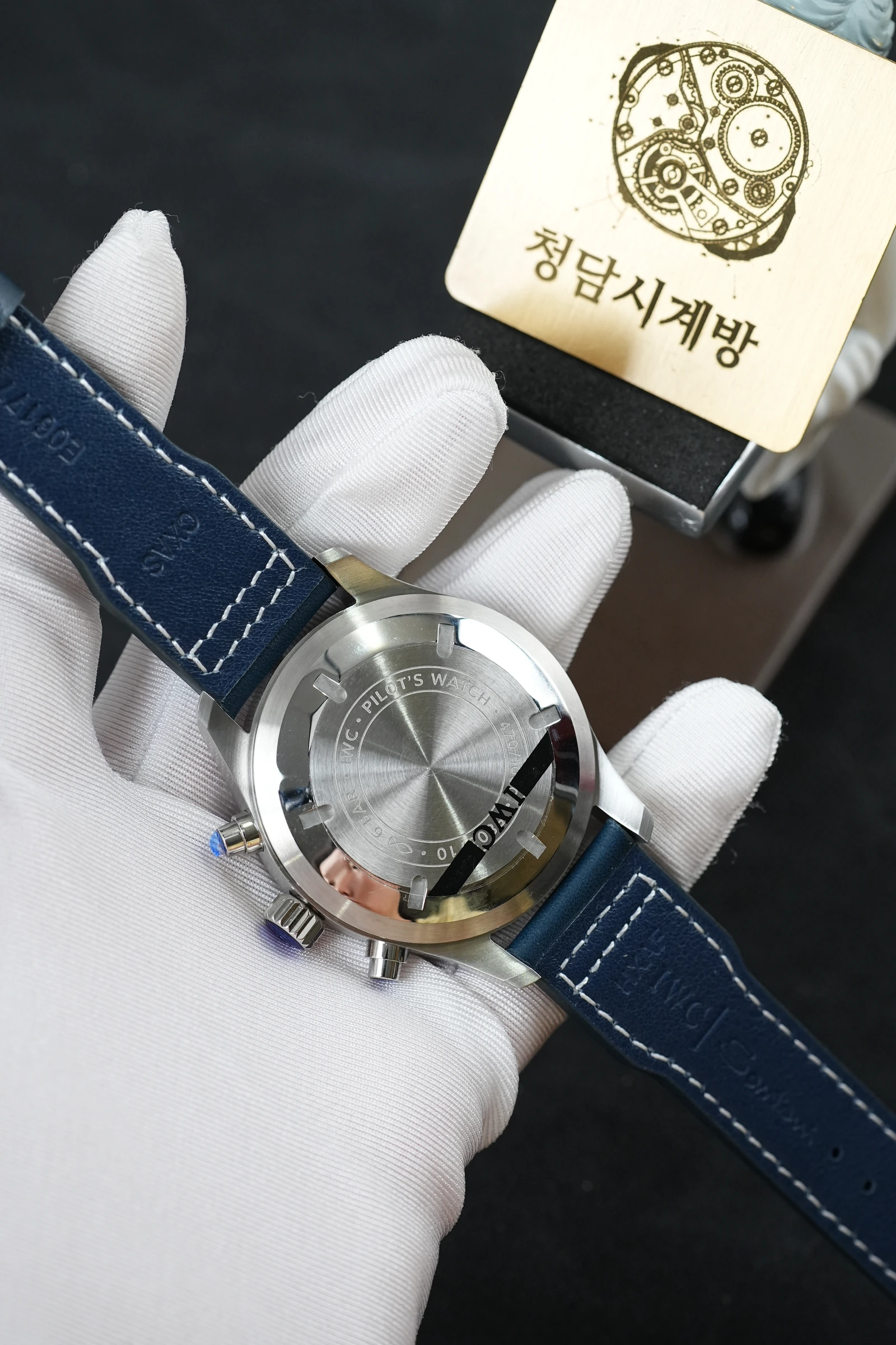 IWC 파일럿 워치 크로노그래프 블루 블루가죽 상세 이미지 3