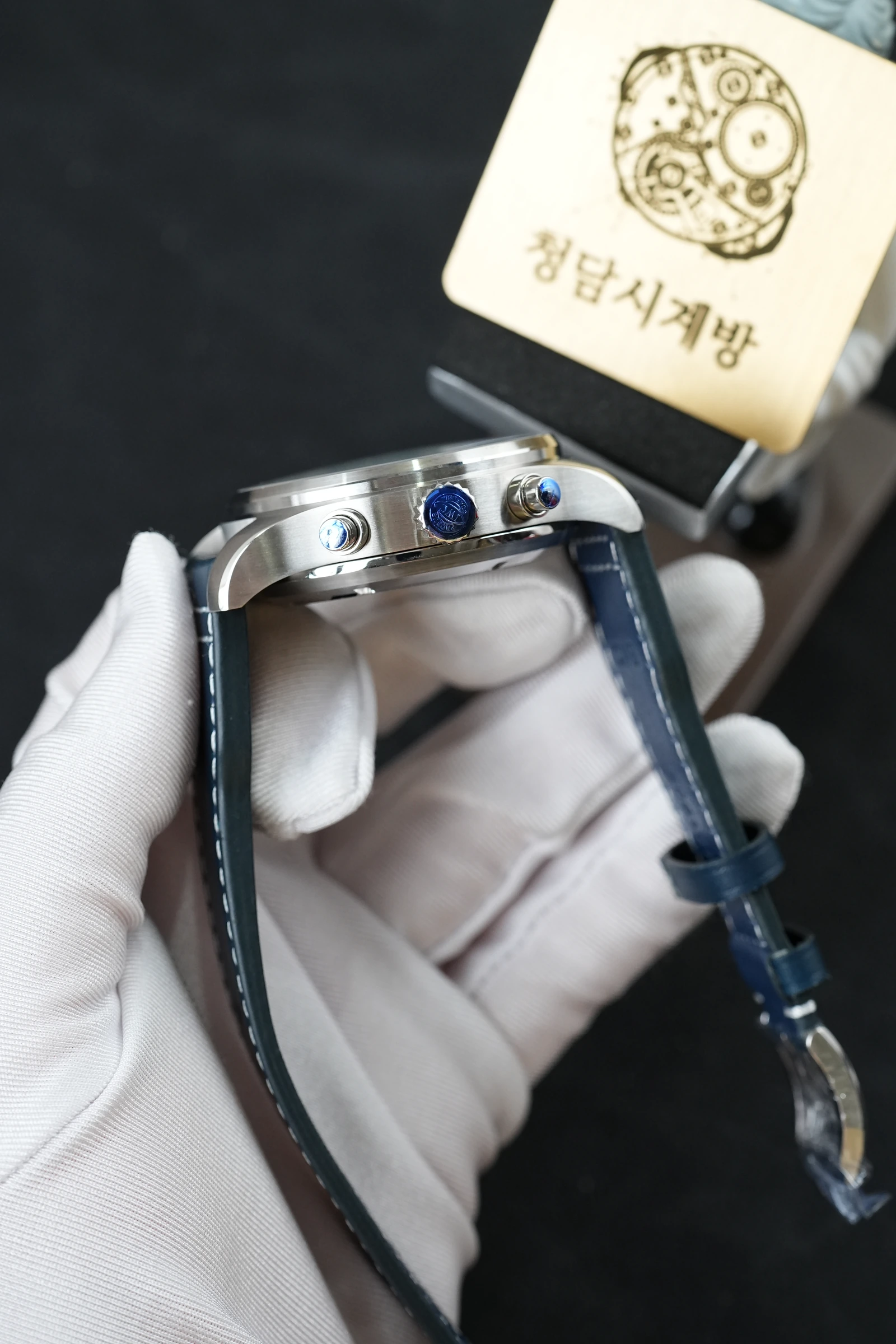 IWC 파일럿 워치 크로노그래프 블루 블루가죽 상세 이미지 4
