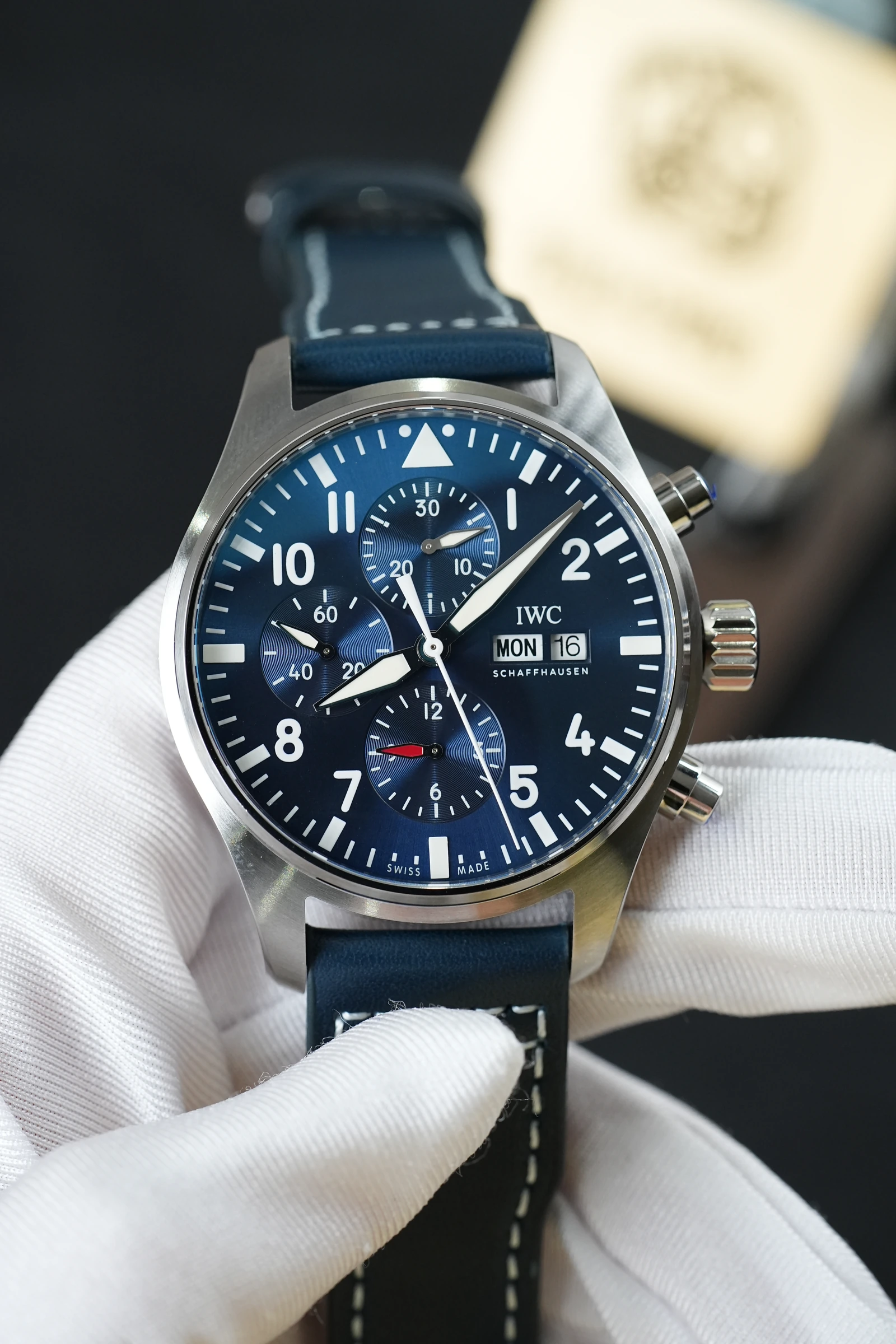 IWC 파일럿 워치 크로노그래프 블루 블루가죽 상세 이미지 6