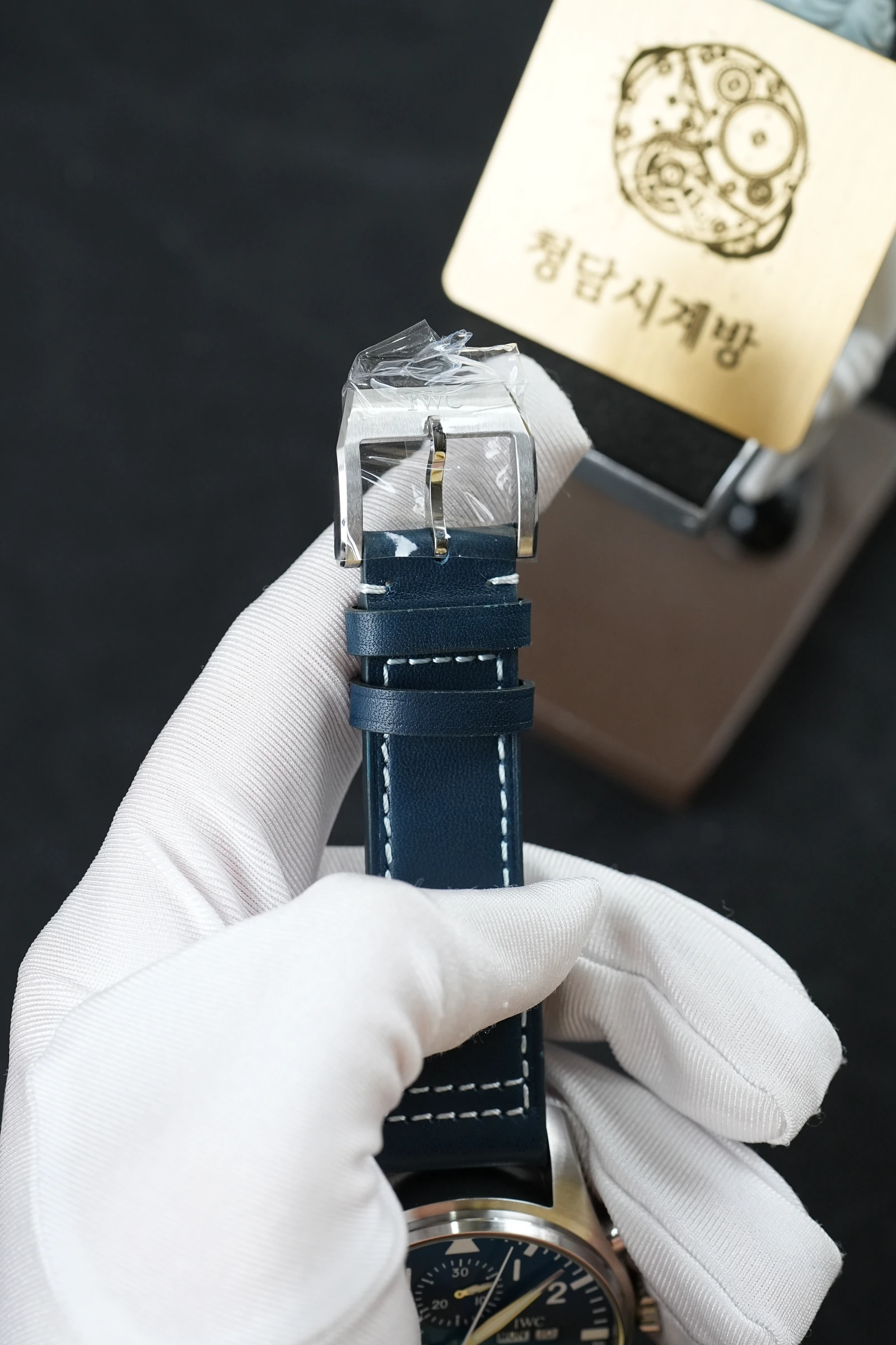 IWC 파일럿 워치 크로노그래프 블루 블루가죽 상세 이미지 10
