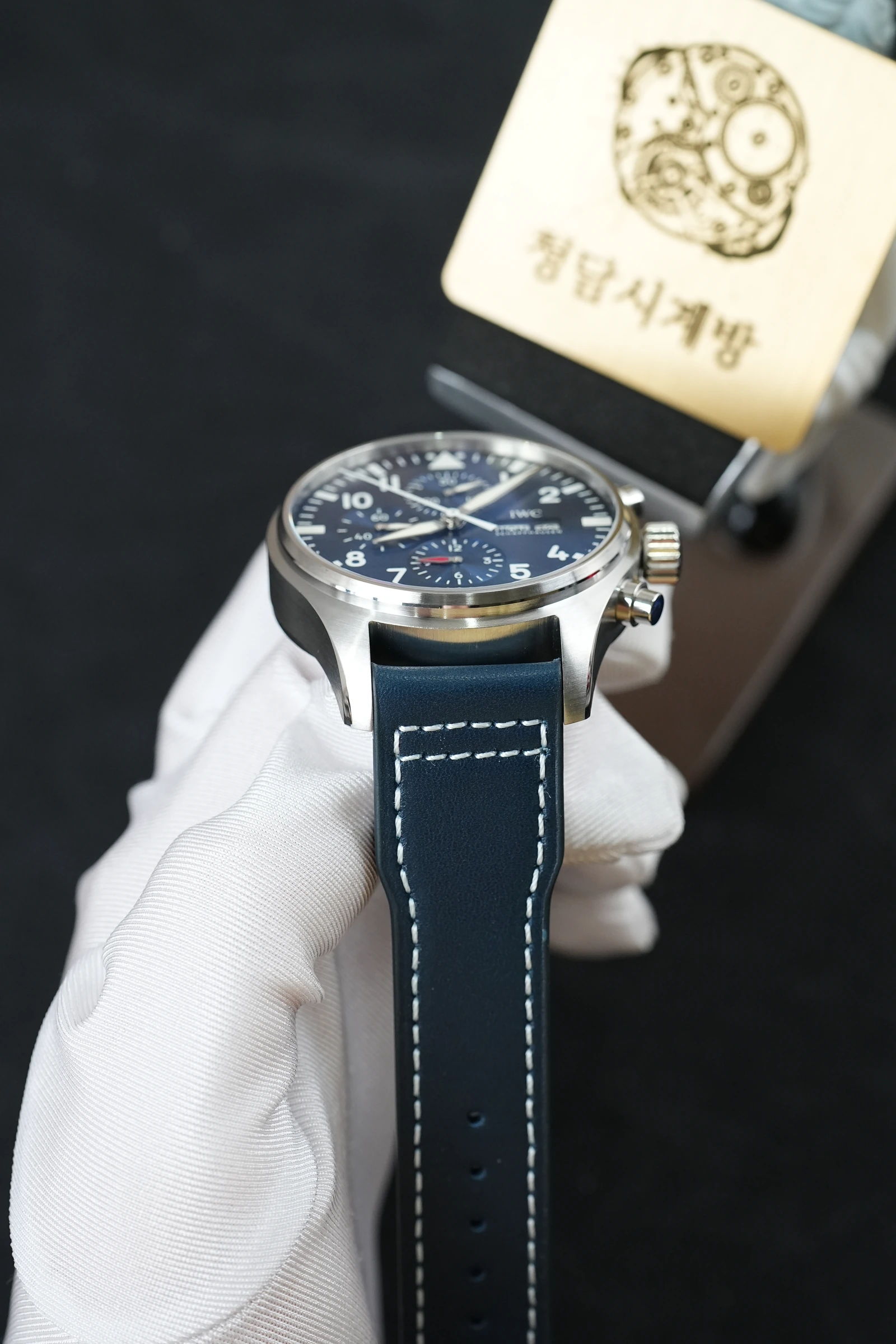 IWC 파일럿 워치 크로노그래프 블루 블루가죽 상세 이미지 12