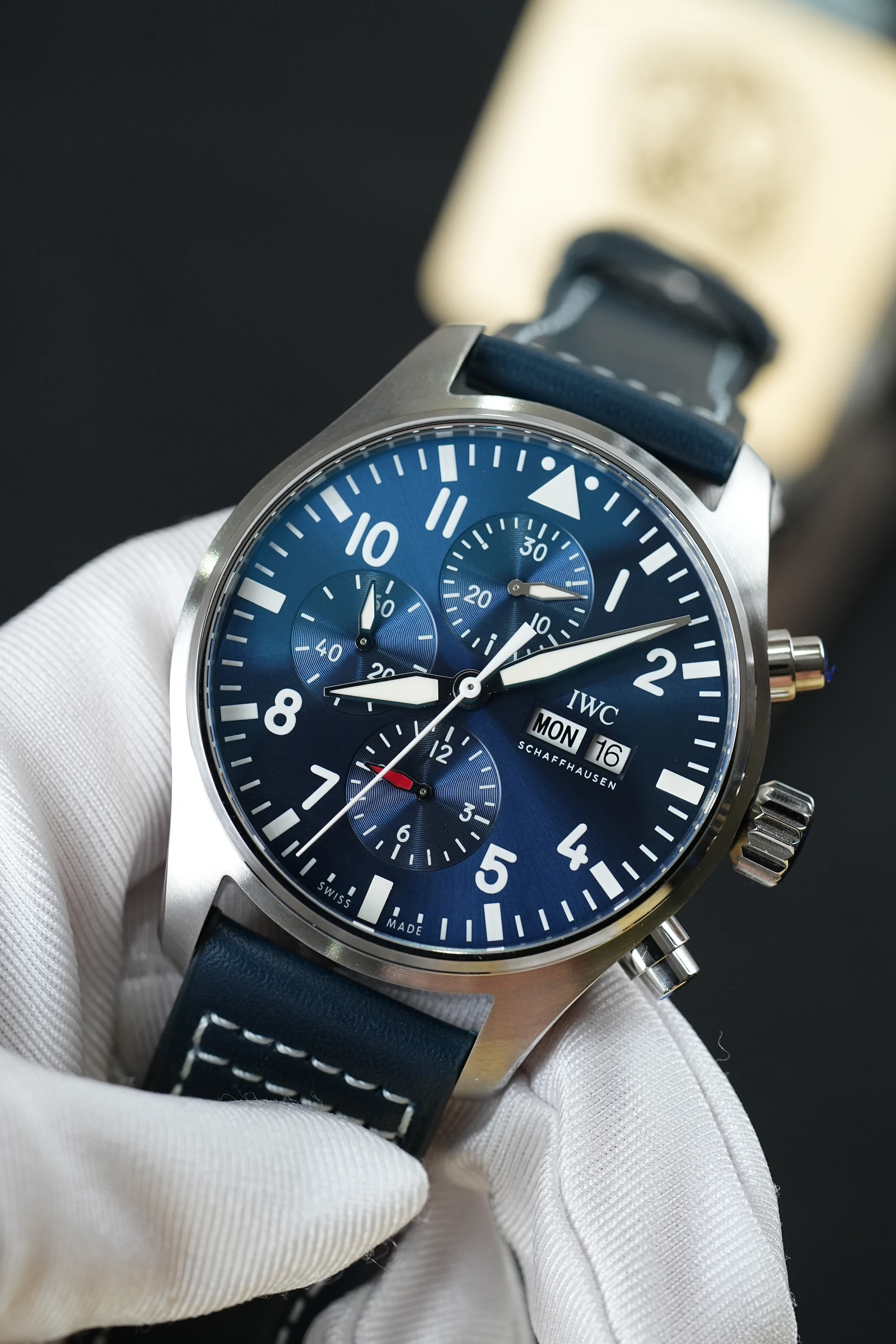IWC 파일럿 워치 크로노그래프 블루 블루가죽 상세 이미지 14