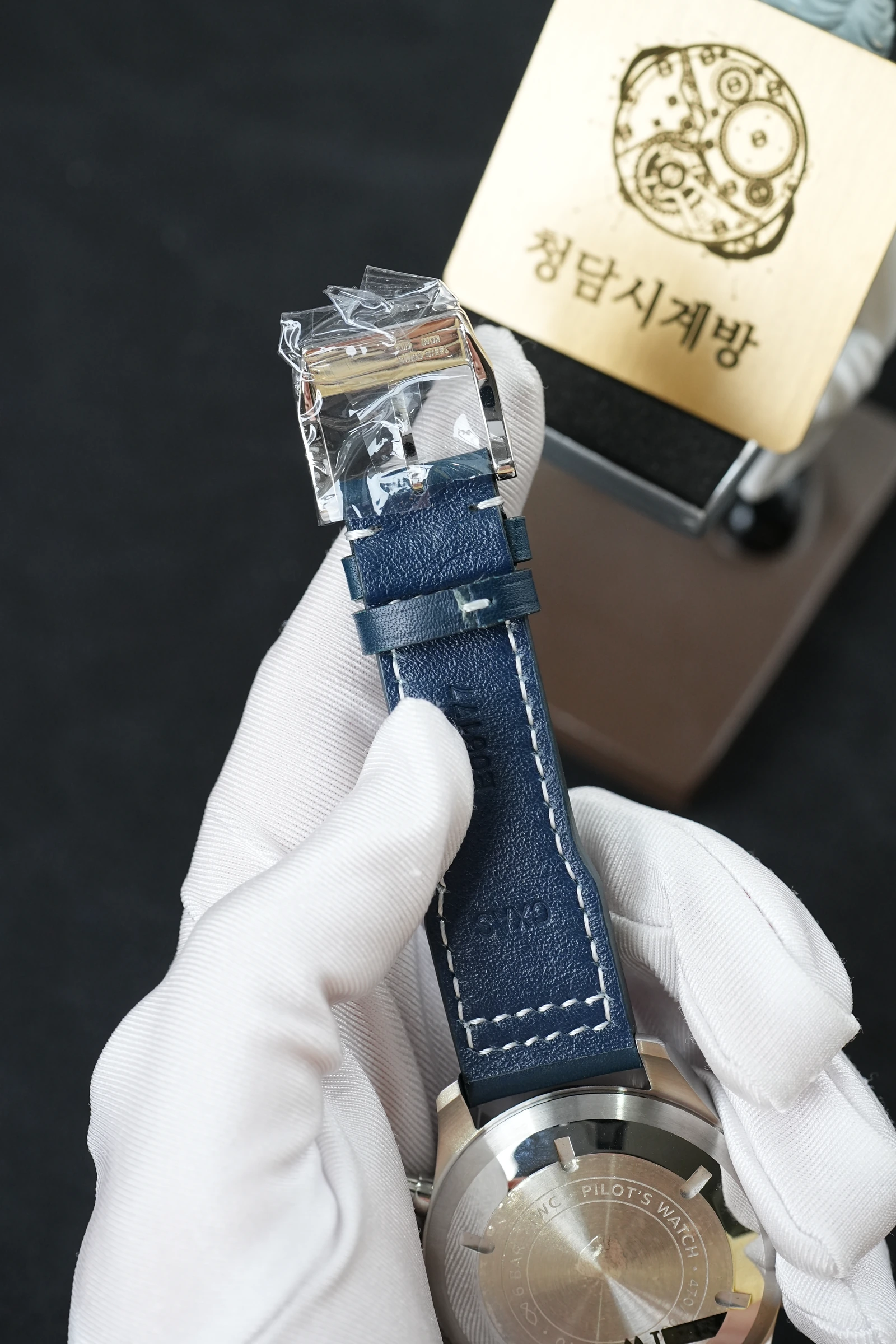 IWC 파일럿 워치 크로노그래프 블루 블루가죽 상세 이미지 16