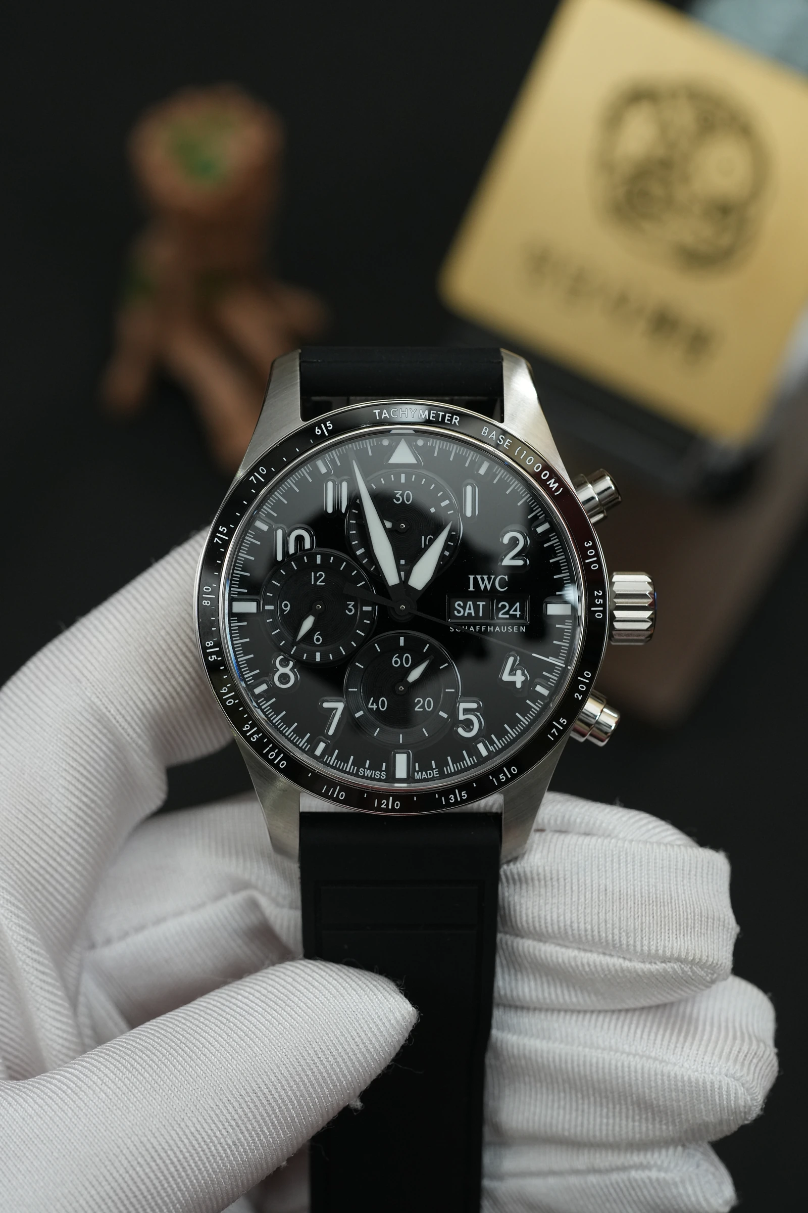IWC 파일럿 퍼포먼스 크로노그래프 블랙 러버 상세 이미지 12