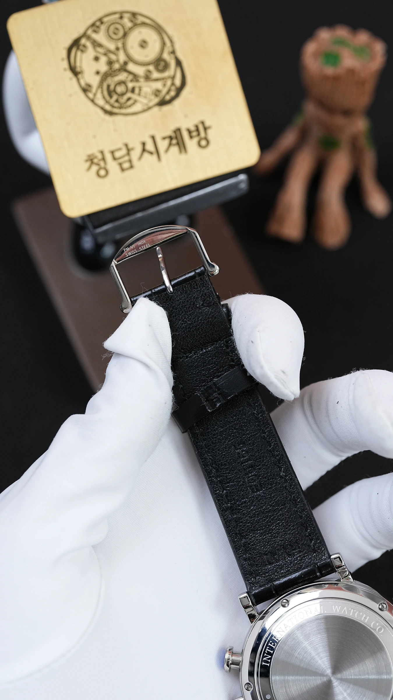 IWC 포르토피노 크로노그래프 블루 블랙가죽 상세 이미지 6