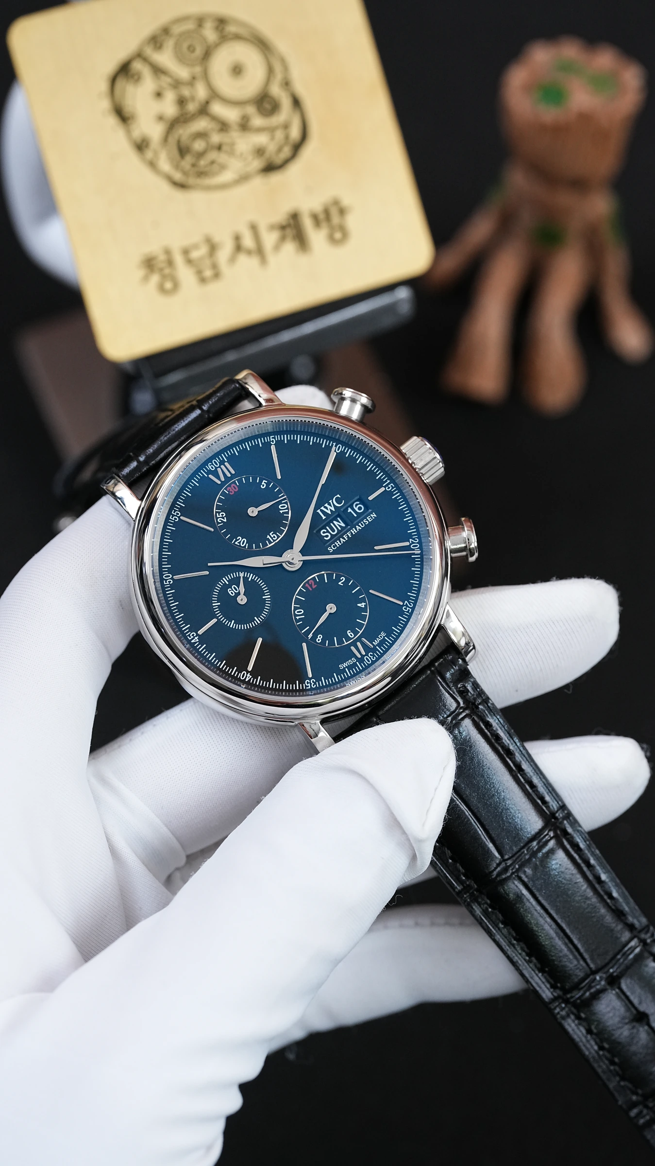 IWC 포르토피노 크로노그래프 블루 블랙가죽 상세 이미지 7