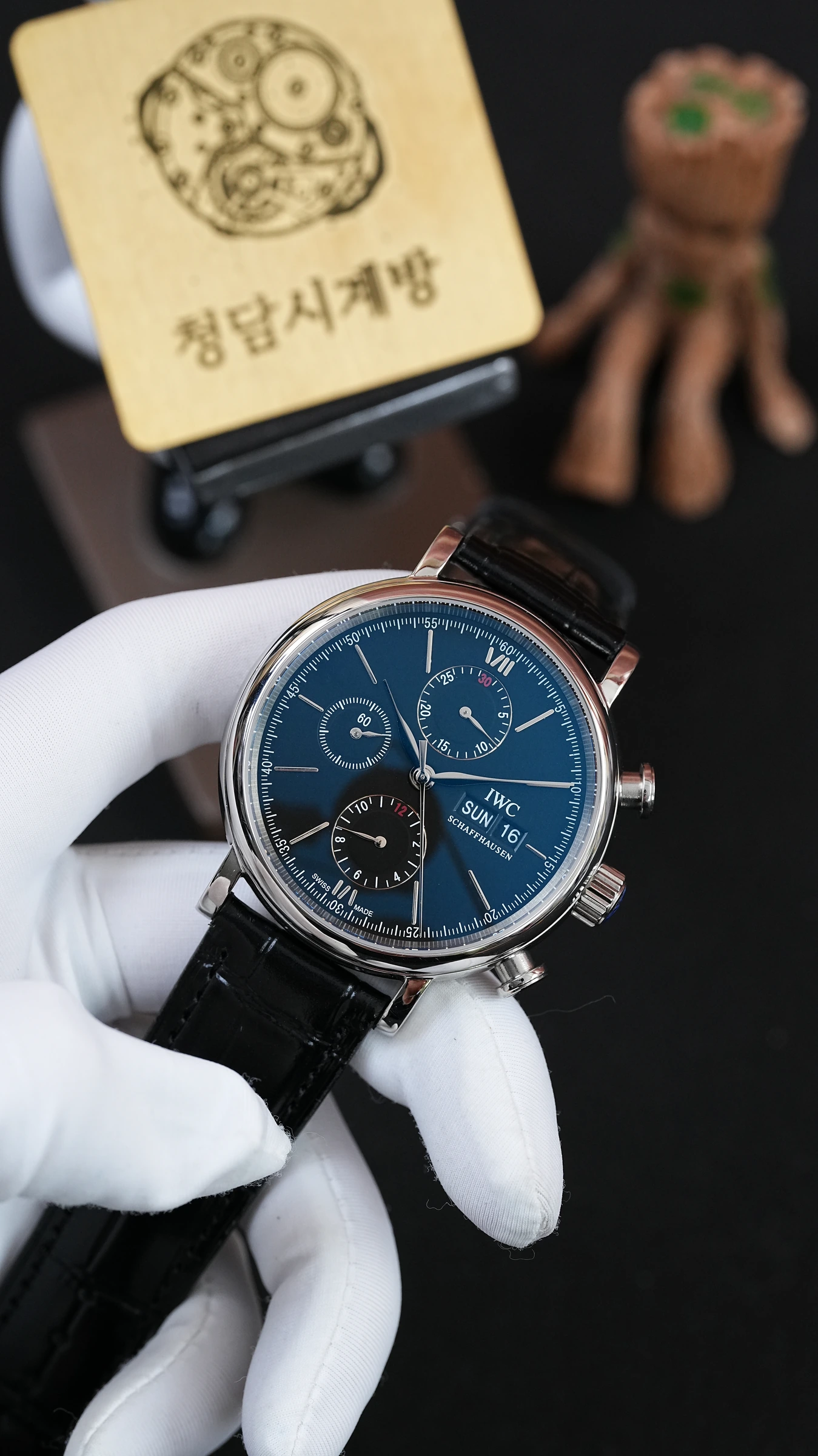 IWC 포르토피노 크로노그래프 블루 블랙가죽 상세 이미지 11