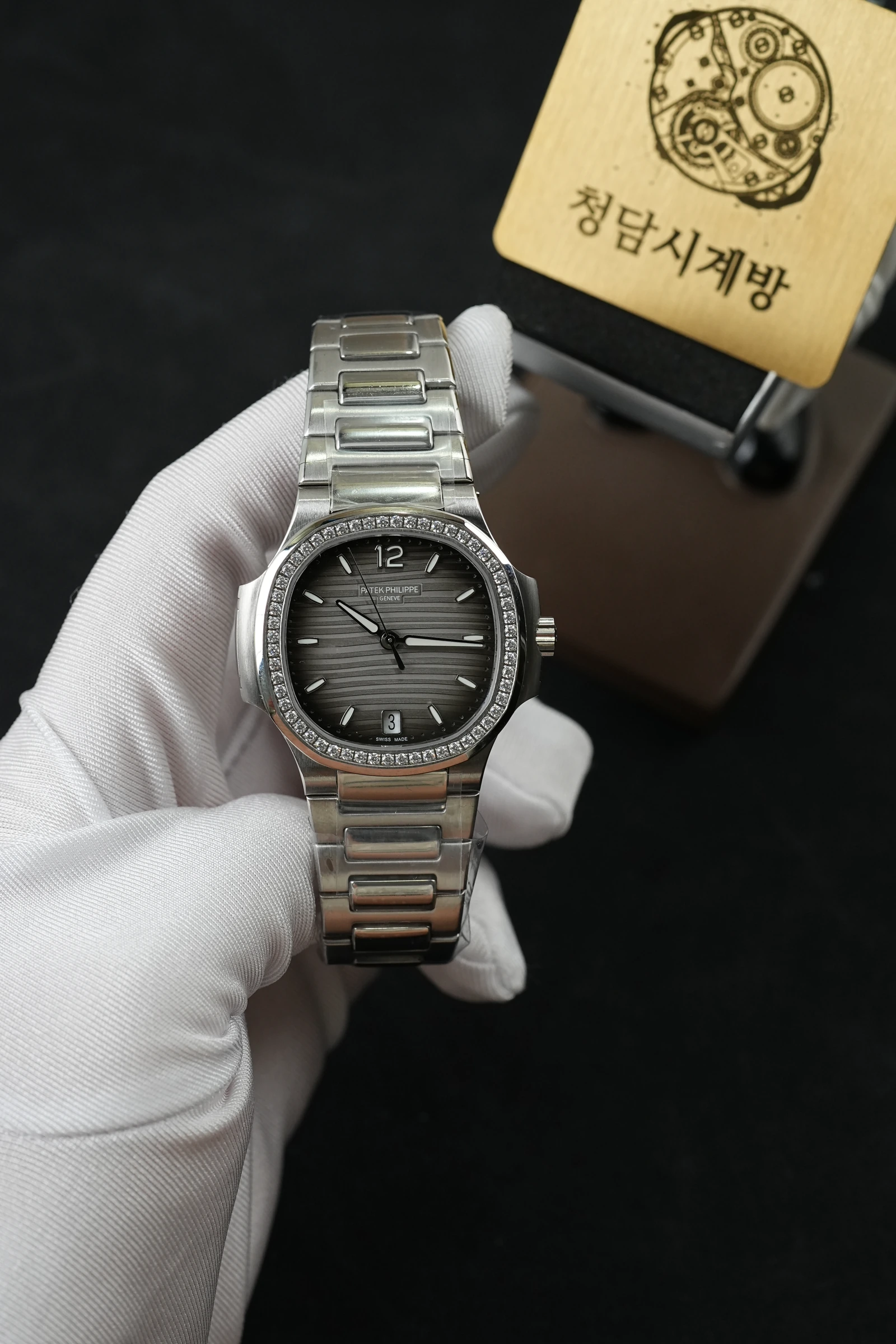 파텍필립 노틸러스 7118/1200A-011 그레이 다이아베젤 상세 이미지 3