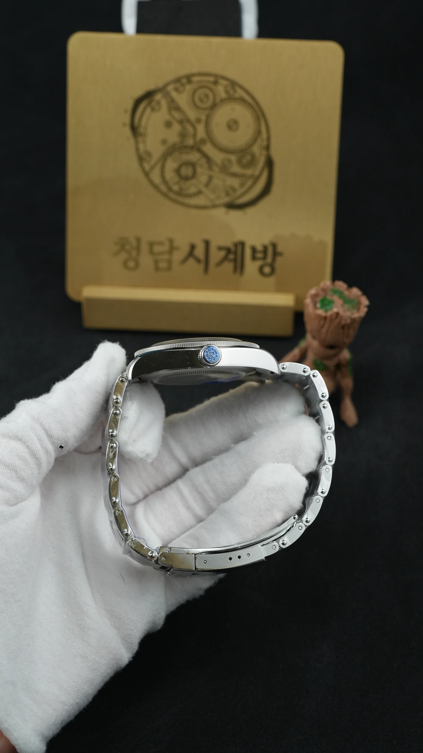 튜더 블랙베이 블랙 레드 삼각베젤 상세 이미지 5