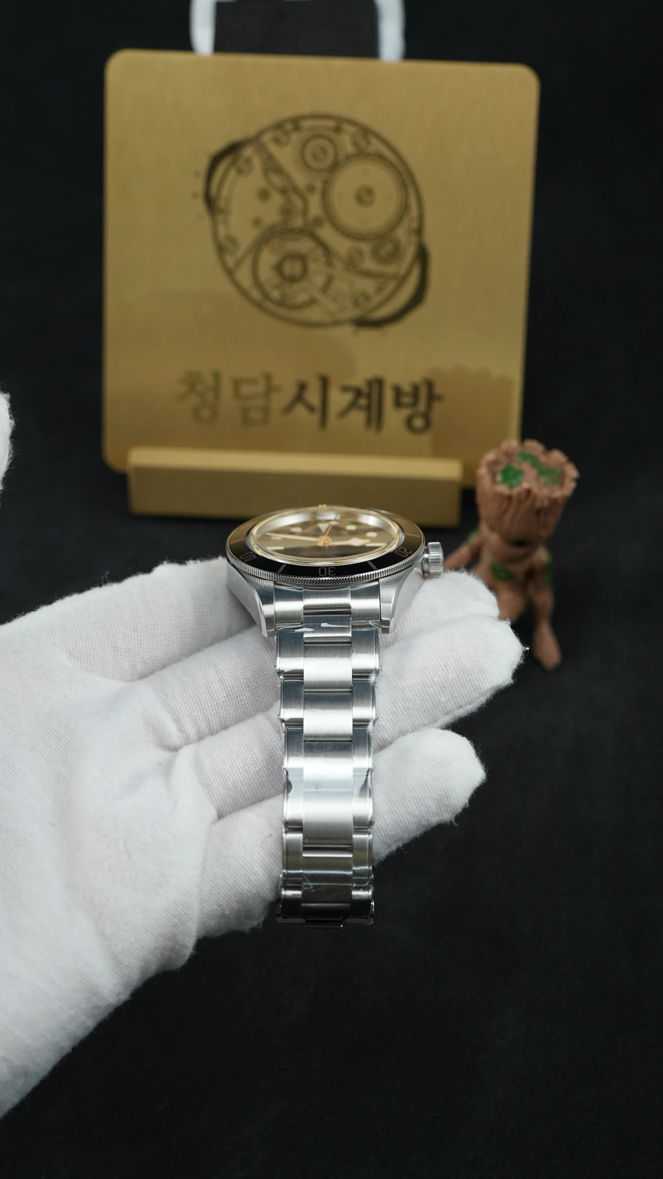 튜더 블랙베이 블랙 레드 삼각베젤 상세 이미지 17
