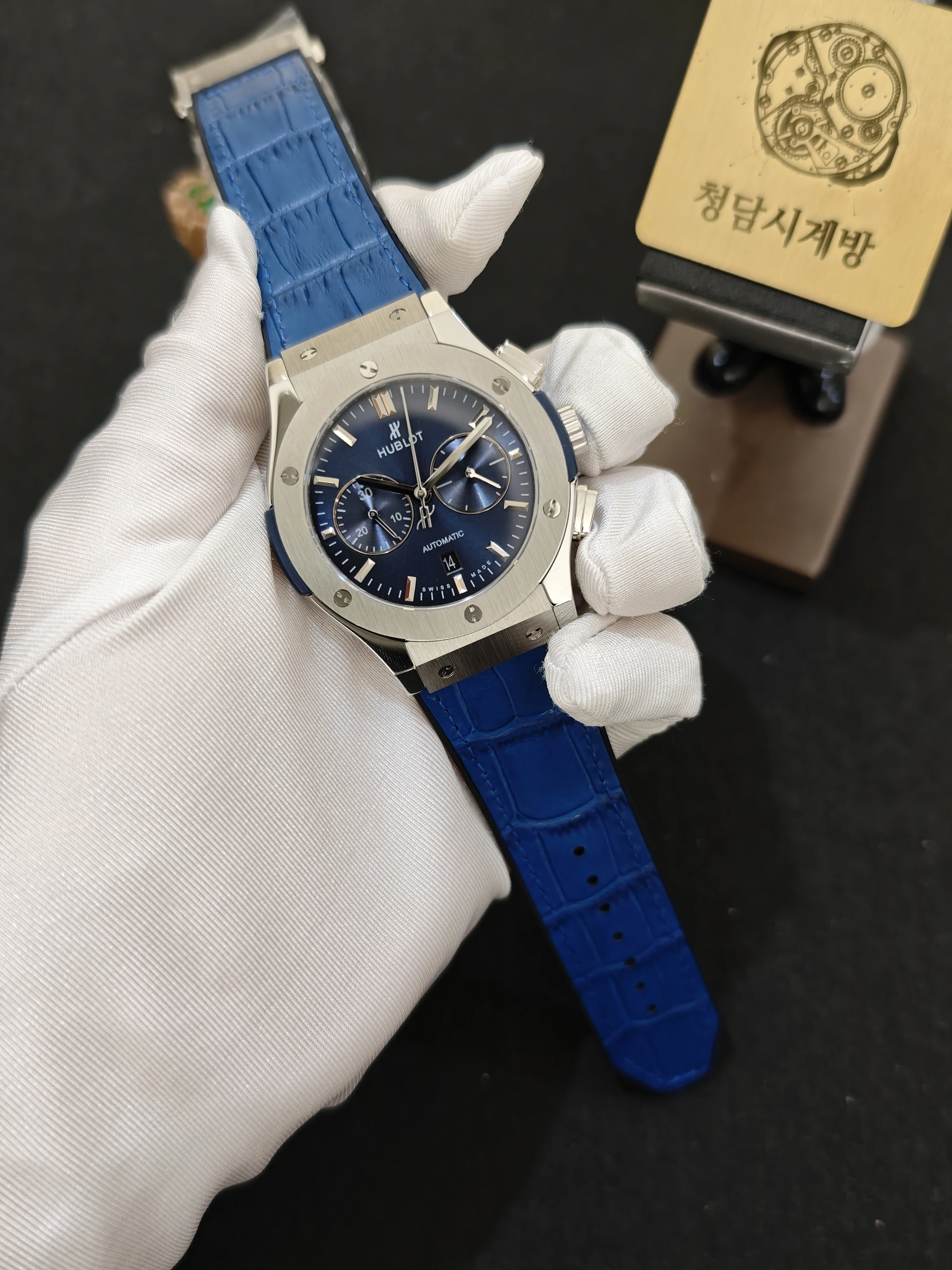 위블로 클래식퓨전 크로노그래프 블루 가죽형 스트랩 안쪽 블랙 상세 이미지 7