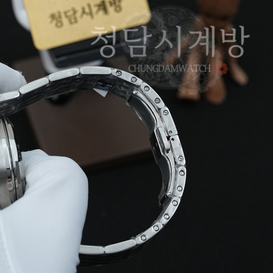 브라이틀링 네비타이머 B01 블루 스틸 상세 이미지 12