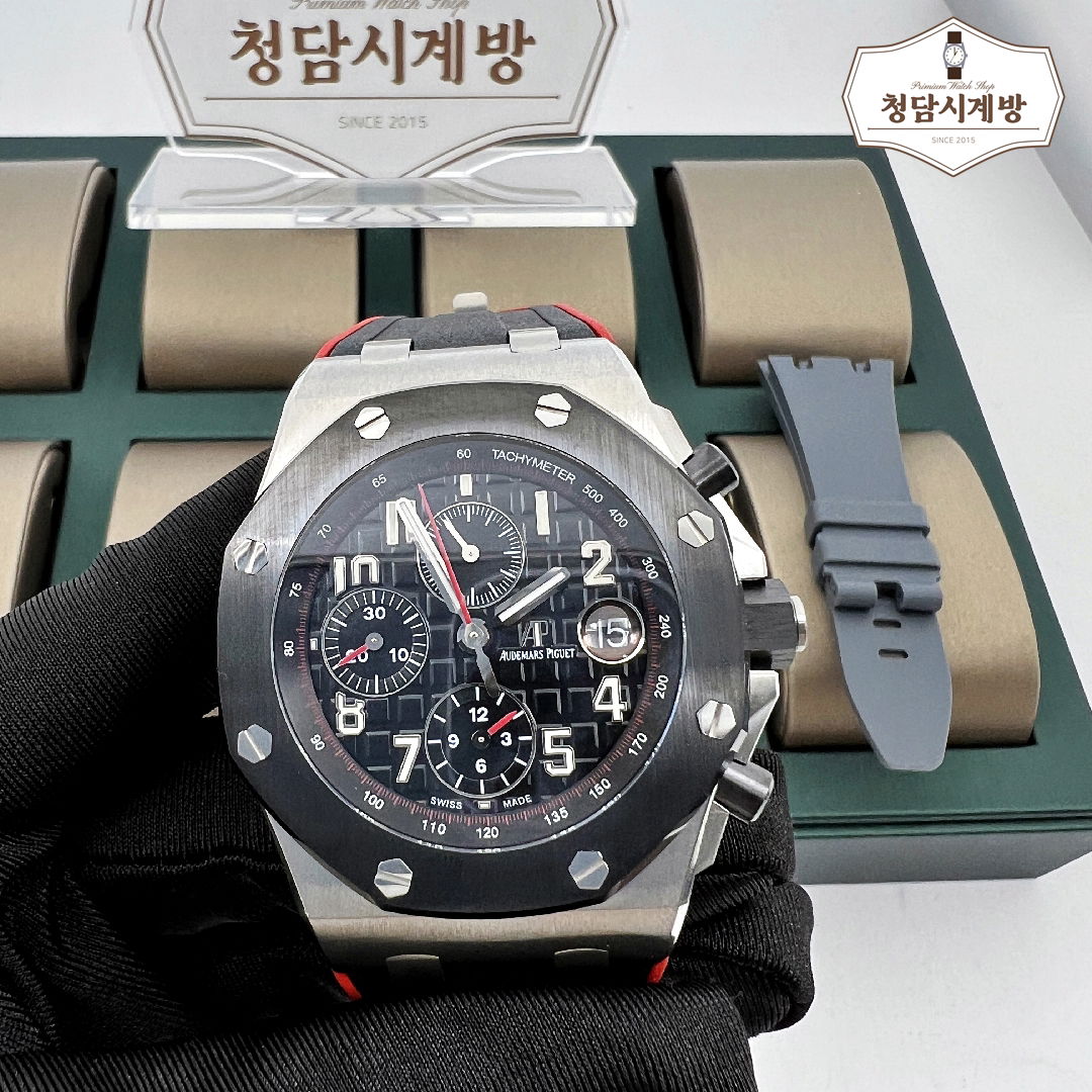 오데마피게 로얄오크 오프쇼어 크로노그래프 블랙 상세 이미지 13