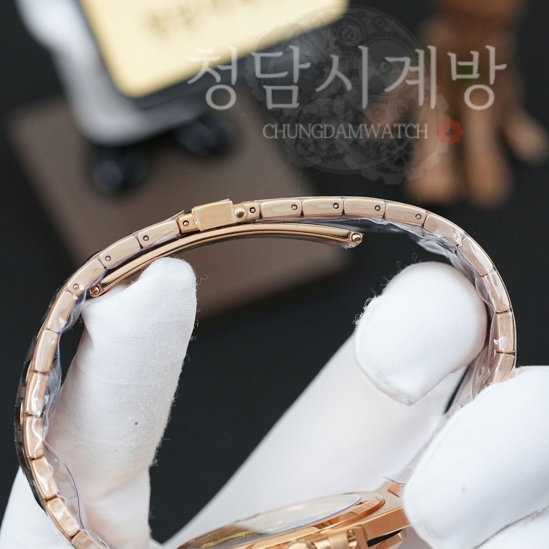 파텍필립 노틸러스 5711 골드 브라운 상세 이미지 15