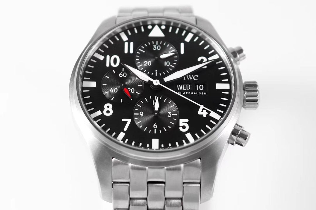 IWC 파일럿 워치 크로노그래프 블랙 상세 이미지 5