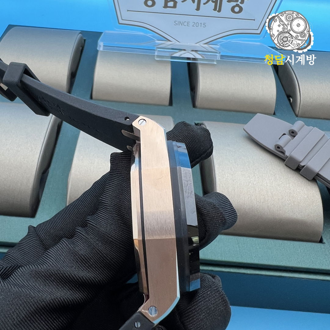 오데마피게 로얄오크 오프쇼어 크로노그래프 로즈골드 그레이 상세 이미지 19