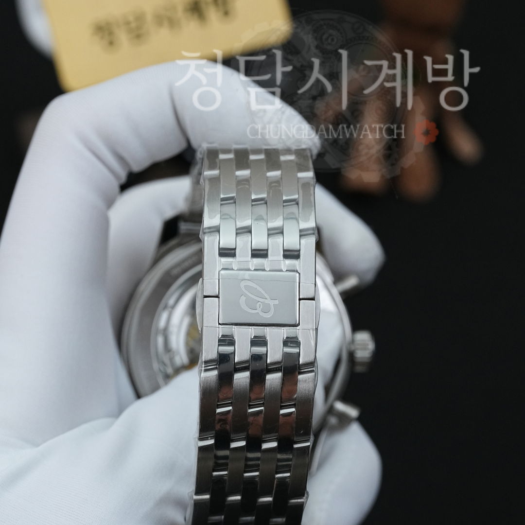 브라이틀링 네비타이머 B01 블루 스틸 상세 이미지 10