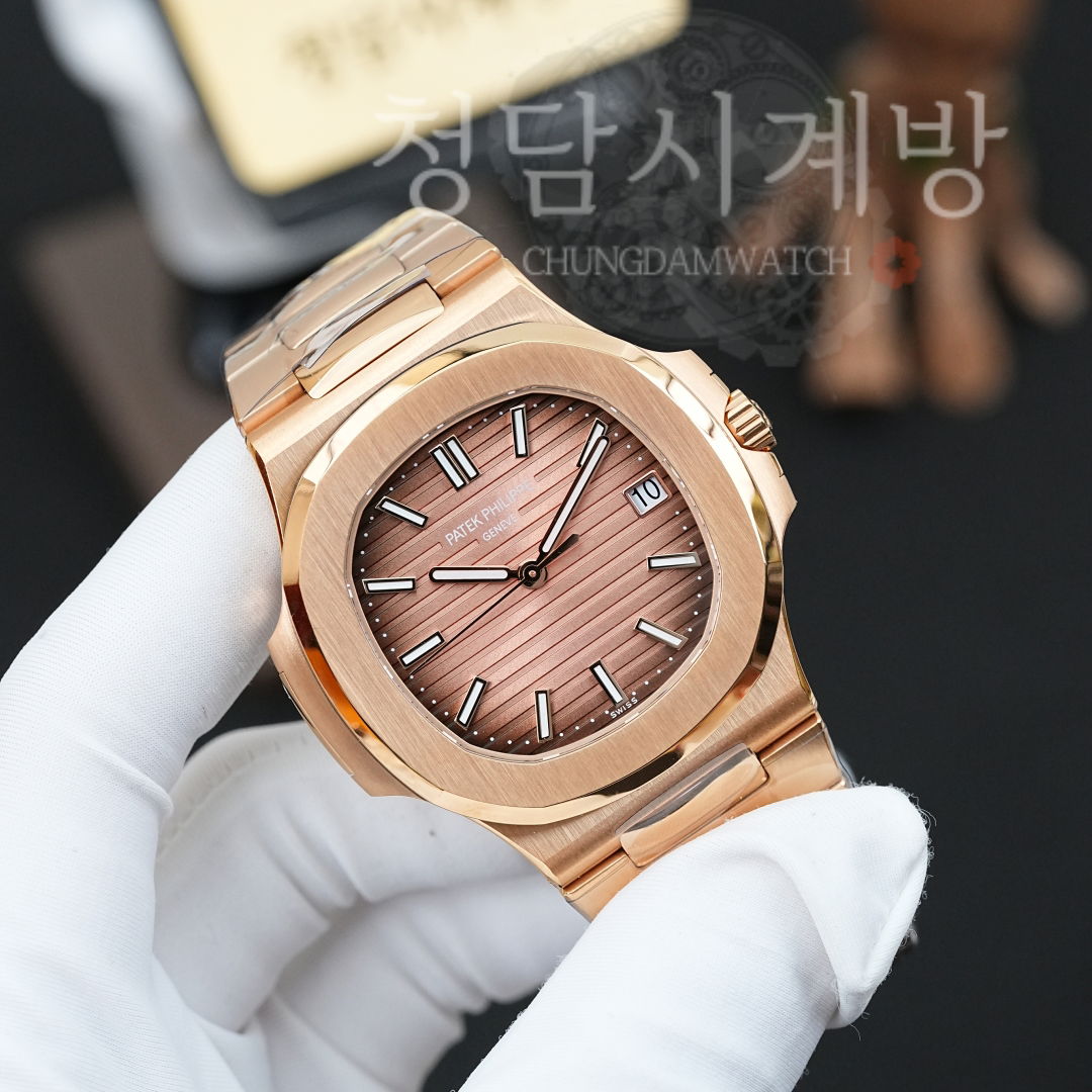 파텍필립 노틸러스 5711 골드 브라운 상세 이미지 6