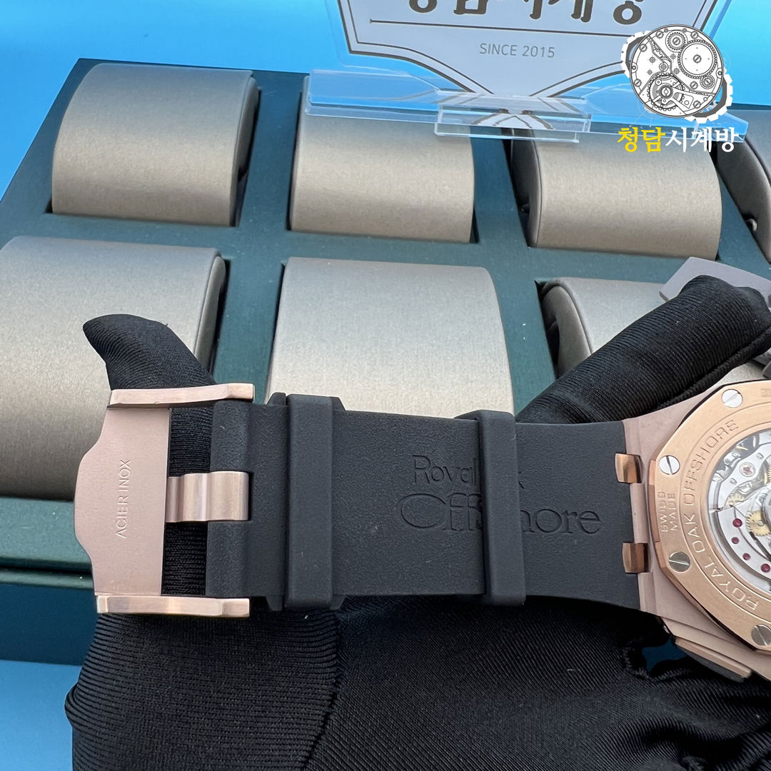 오데마피게 로얄오크 오프쇼어 크로노그래프 로즈골드 그레이 상세 이미지 23