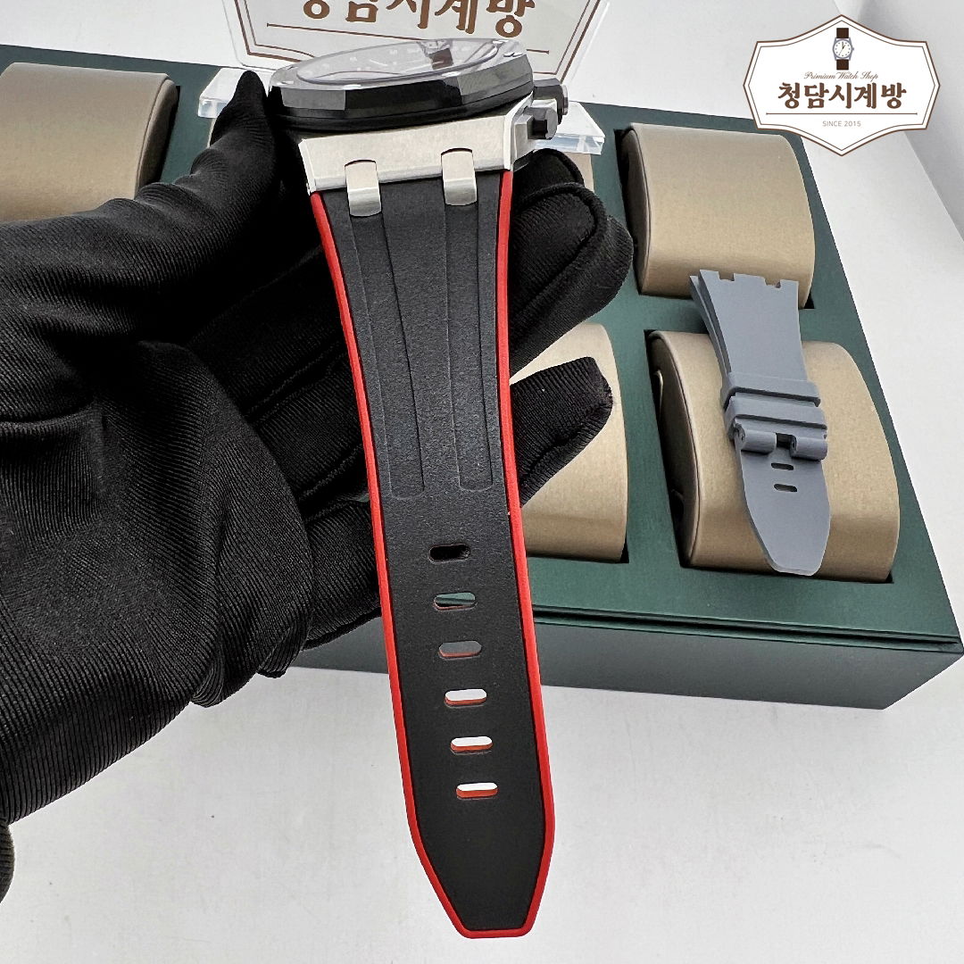 오데마피게 로얄오크 오프쇼어 크로노그래프 블랙 상세 이미지 21
