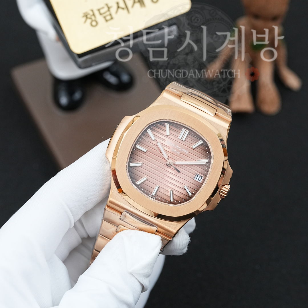 파텍필립 노틸러스 5711 골드 브라운 상세 이미지 5