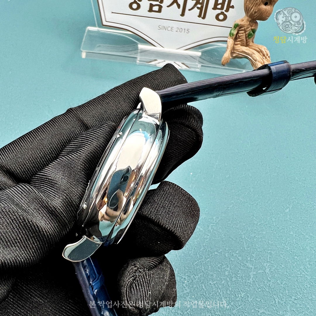 IWC 포르토피노 150주년 스페셜에디션 청판 상세 이미지 4