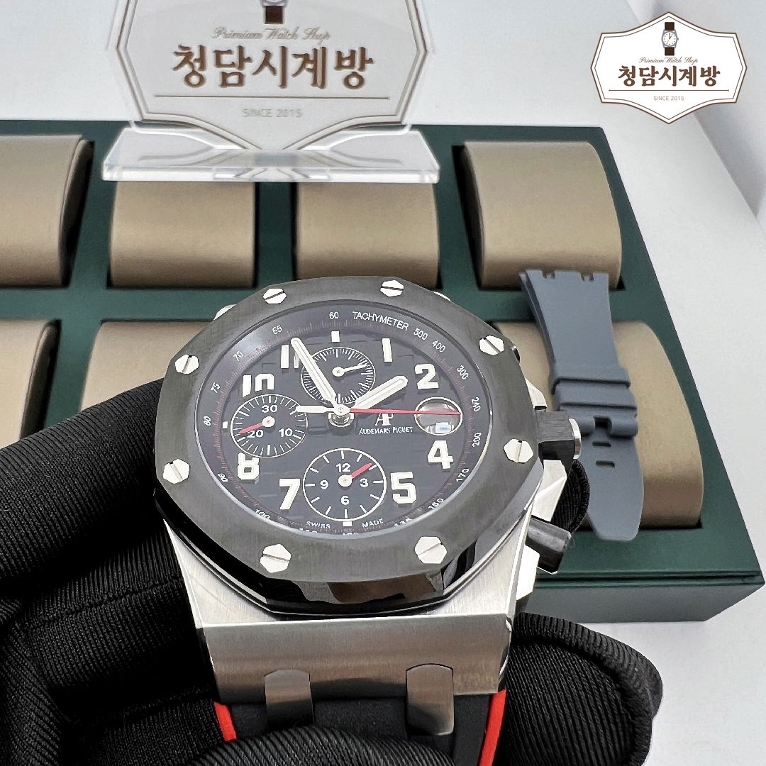 오데마피게 로얄오크 오프쇼어 크로노그래프 블랙 상세 이미지 15