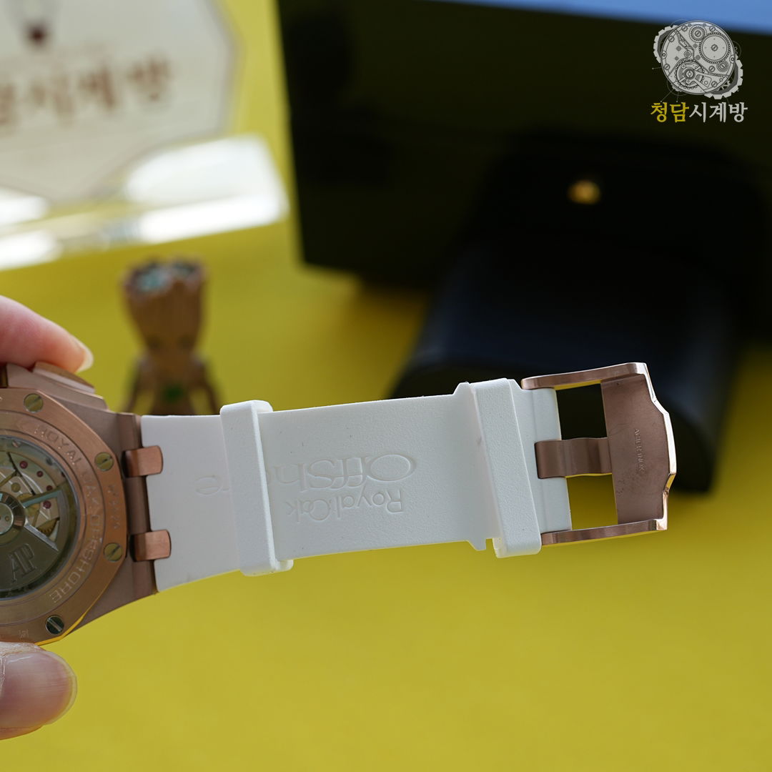 오데마피게 로얄오크 오프쇼어 GOLDWHITE 상세 이미지 13