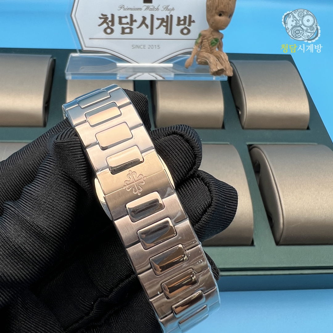 파텍필립 노틸러스 7118 금통 화이트 상세 이미지 15