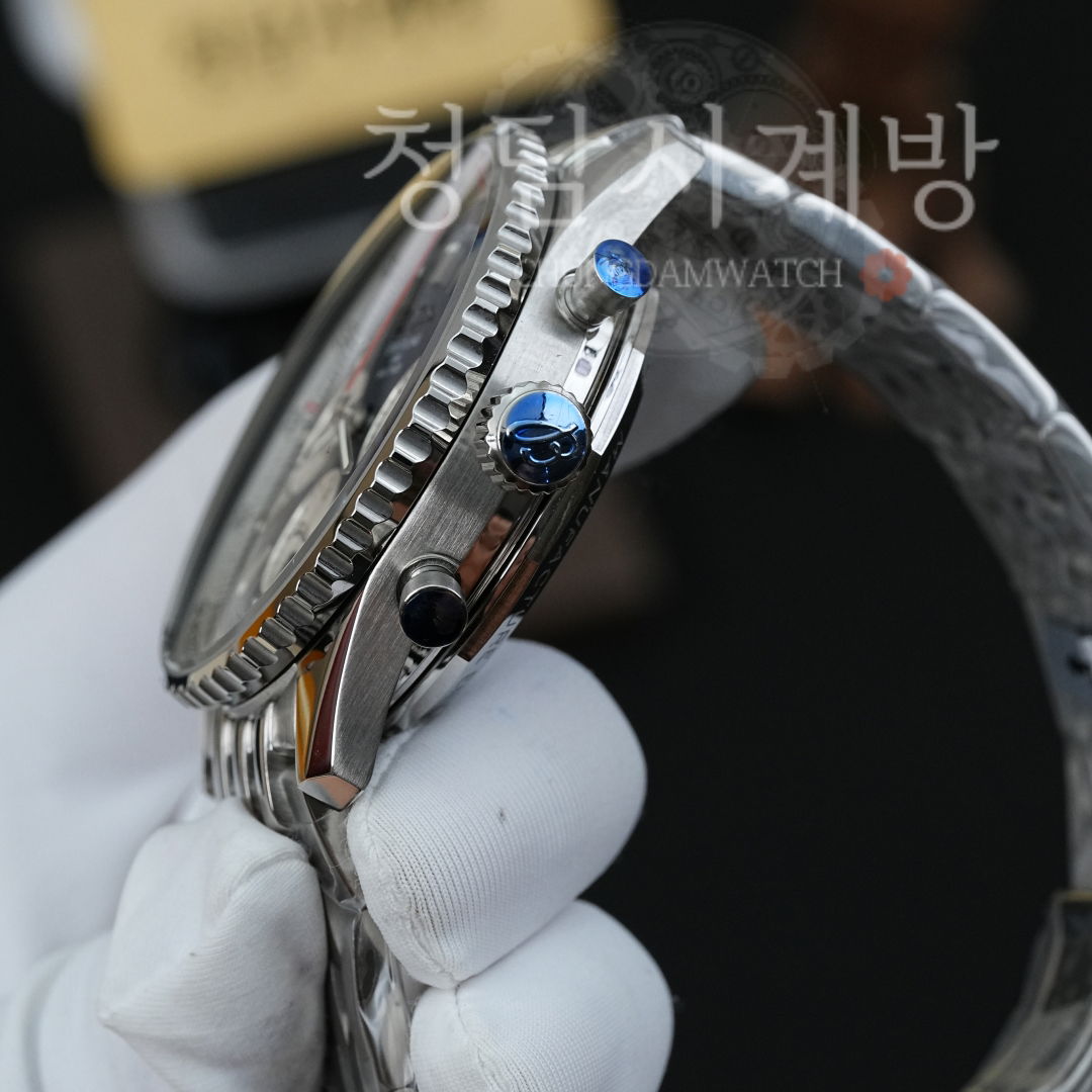 브라이틀링 네비타이머 B01 블루 스틸 상세 이미지 17