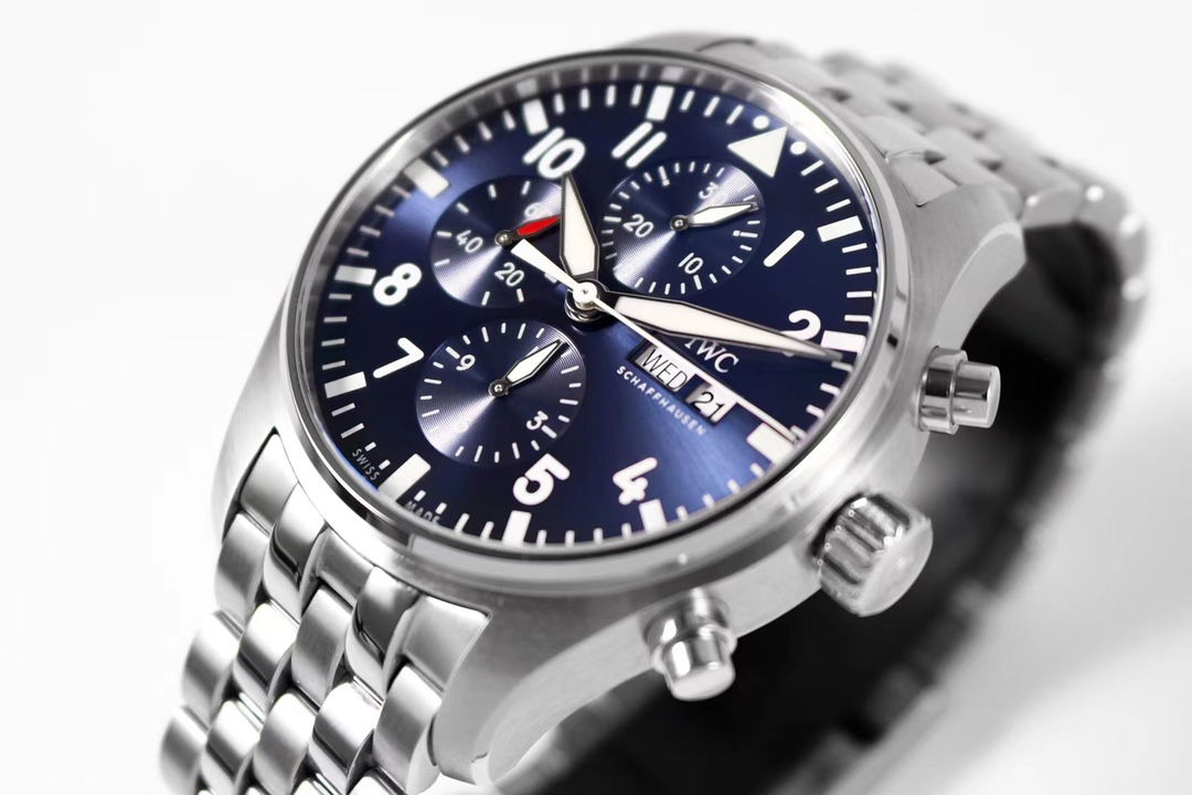 IWC 파일럿 워치 크로노그래프 블루 스틸 상세 이미지 5