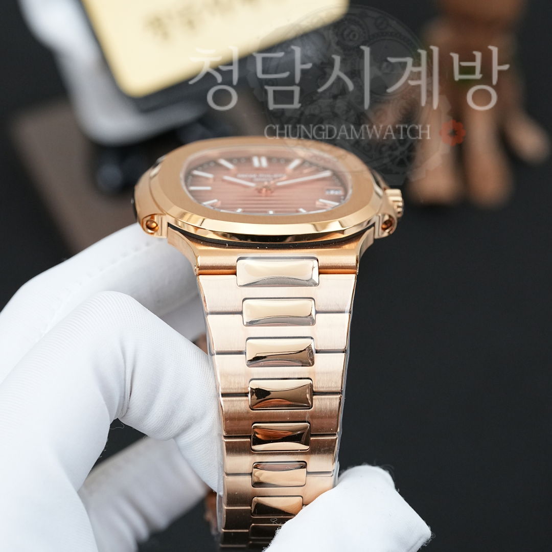 파텍필립 노틸러스 5711 골드 브라운 상세 이미지 11