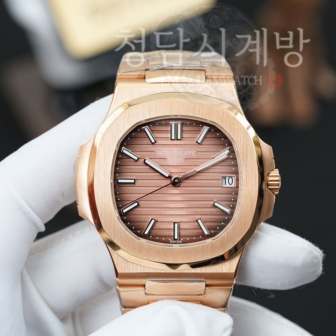 파텍필립 노틸러스 5711 골드 브라운 상세 이미지 3